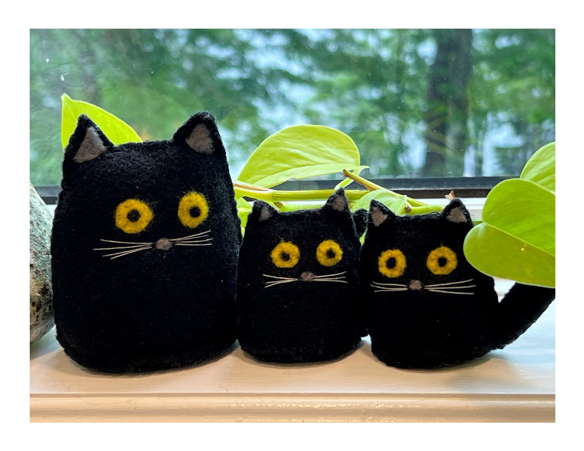 Felt & Sew DIY Kit Maud Lewis inspired Black Cats