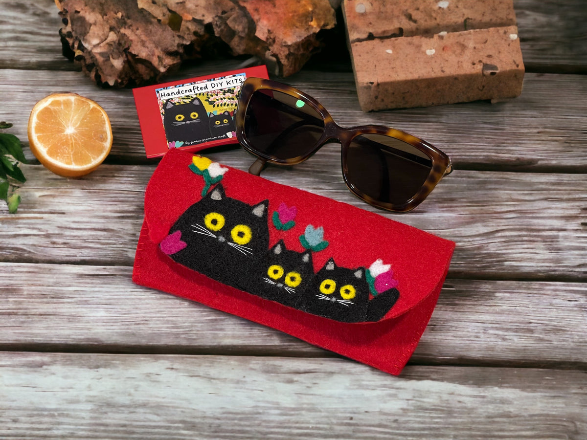 Maud Lewis-Inspired Glasses Case DIY Kit